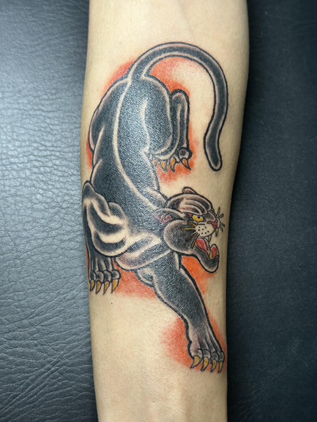 パンサー 洋彫り