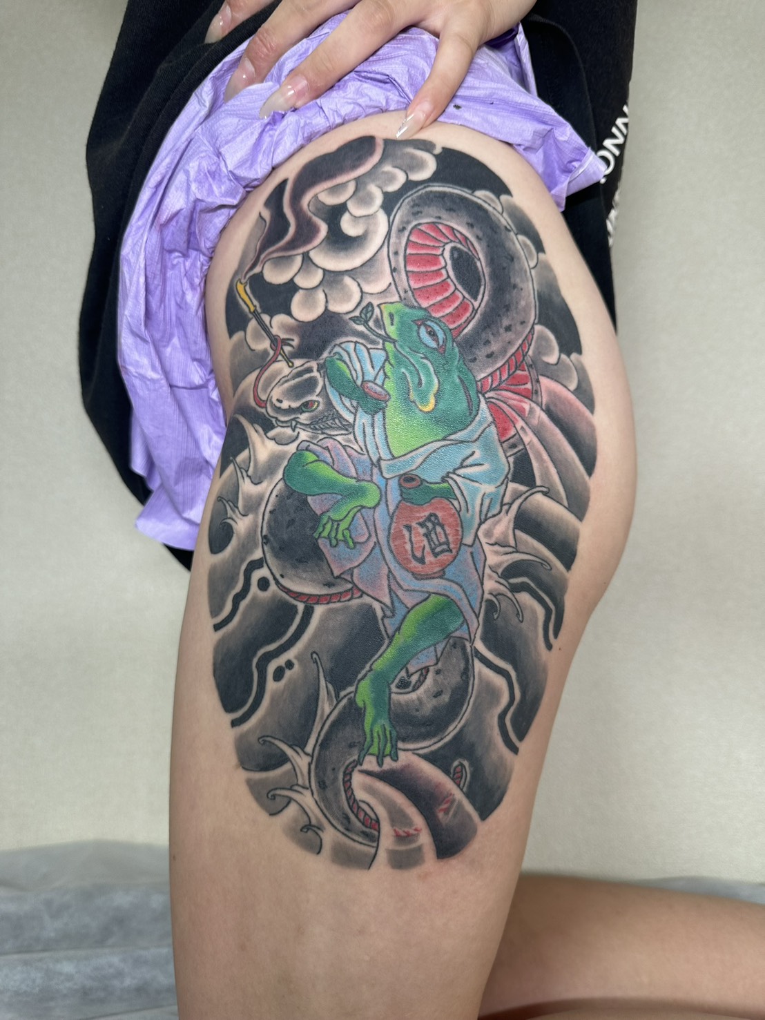 蛙 太もも カラー